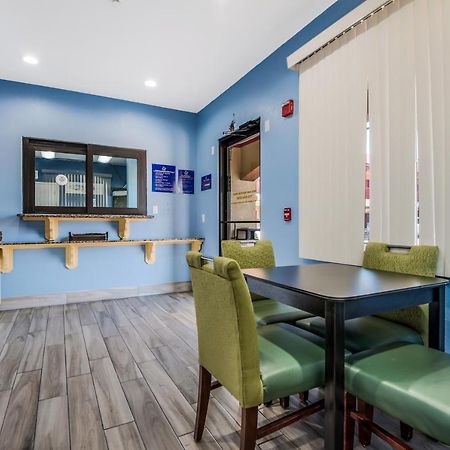 Scottish Inns & Suites Iah Airport-Beltway 8 Aldine Exteriör bild