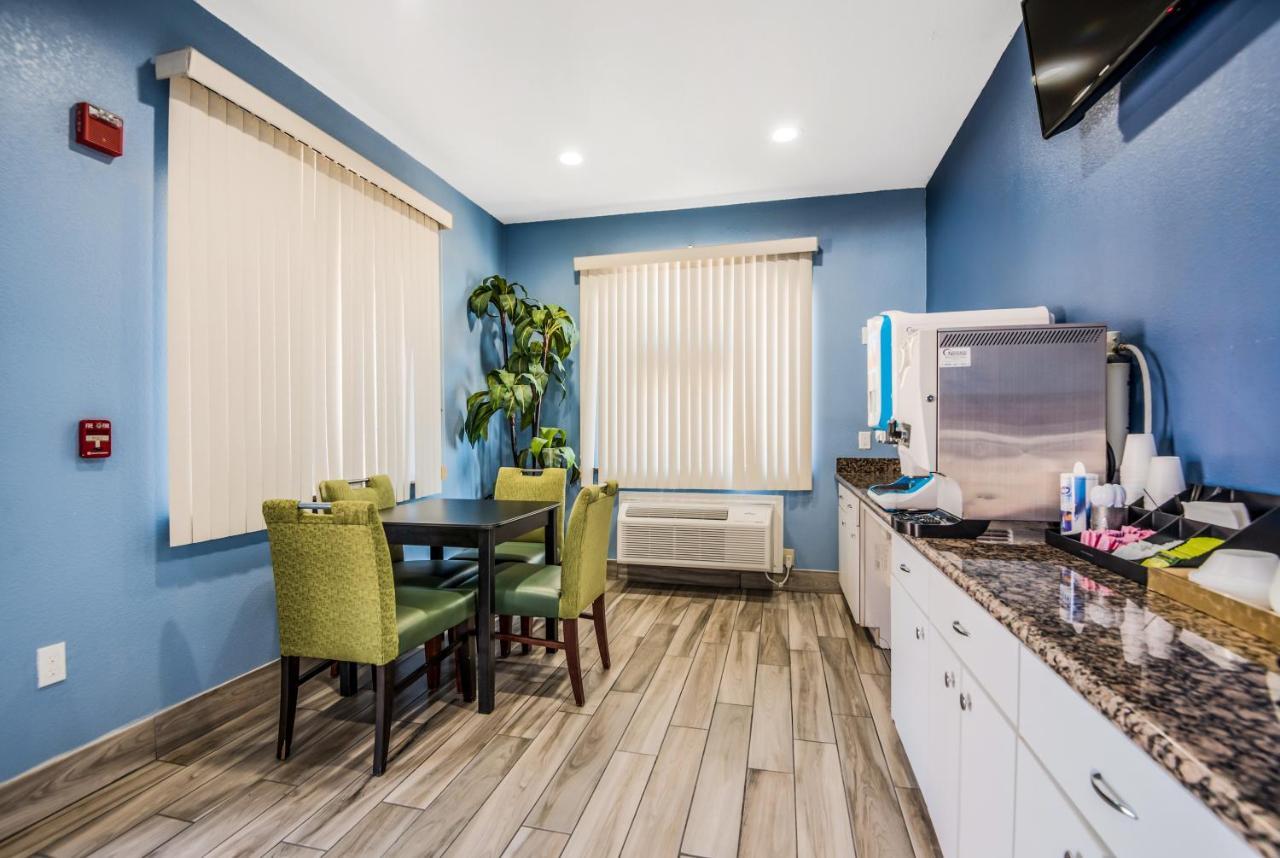 Scottish Inns & Suites Iah Airport-Beltway 8 Aldine Exteriör bild