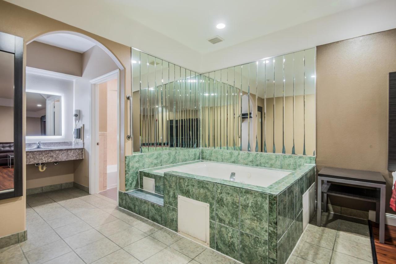 Scottish Inns & Suites Iah Airport-Beltway 8 Aldine Exteriör bild